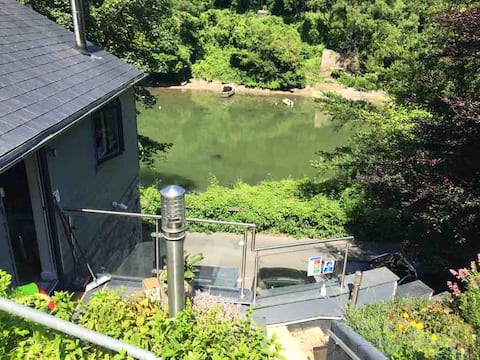 Popular Airbnb listing: Beautiful Boat House looking over the River Dart in Kingswear
