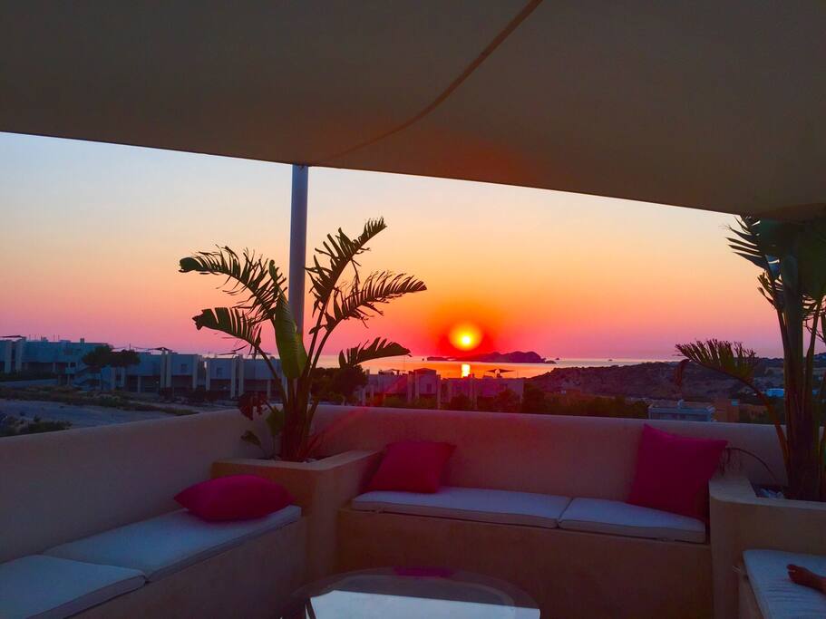 ATARDECER ÁTICO