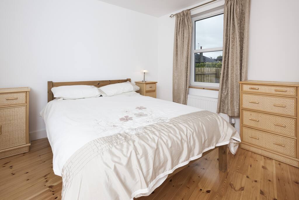 En-suite double bedroom.