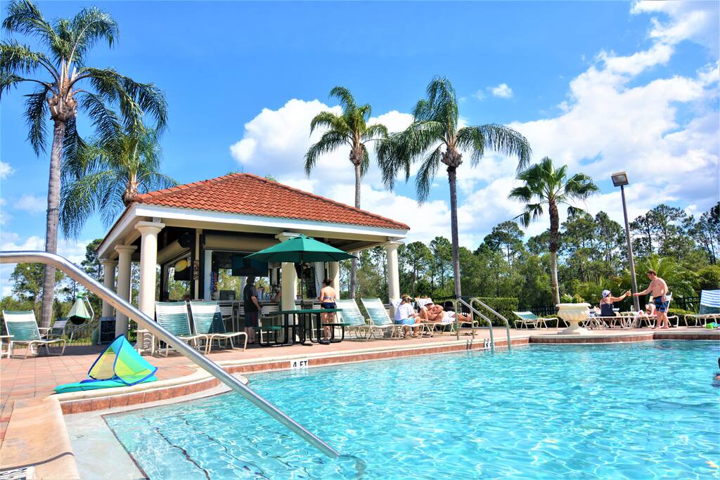 Resort pool & bar