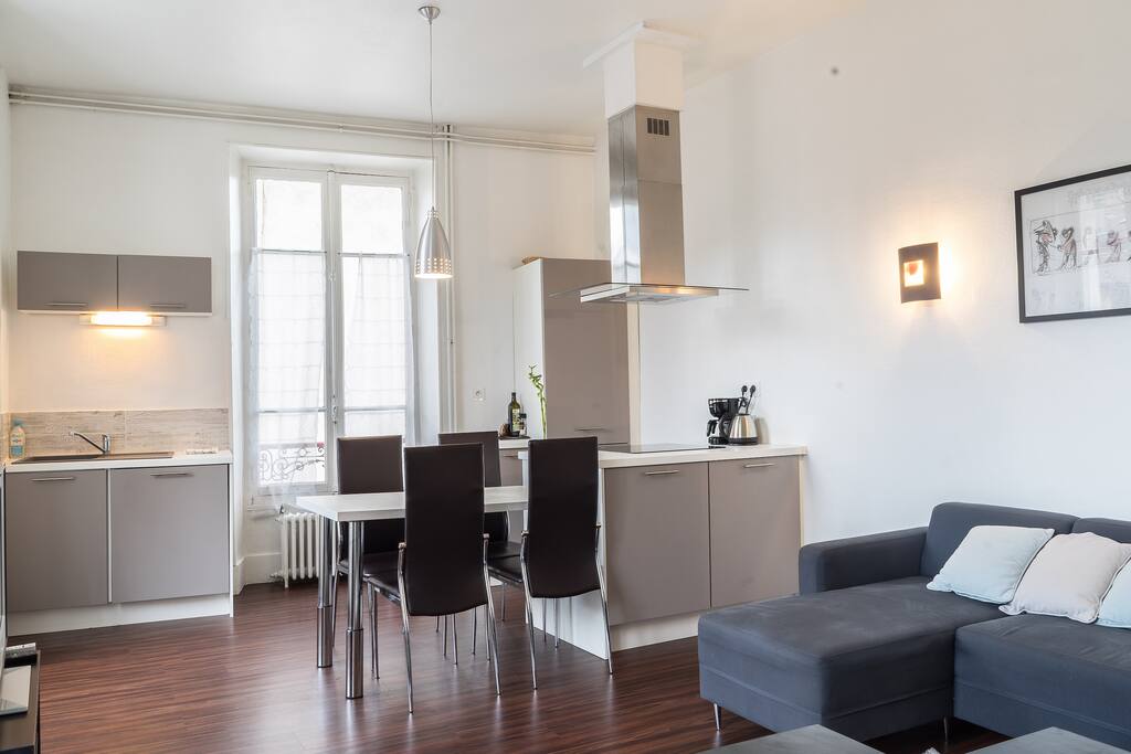 Salon/Cuisine Ouverte-Living Room/ Open plan Kitchen