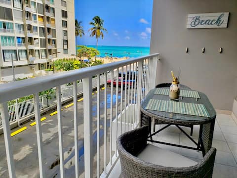 Beach Front Cozy Studio with Balcony