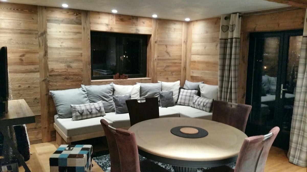 Top Airbnb: weekly rental Aparthotel on the ground floor Bourg St Maurice in Bourg Saint Maurice