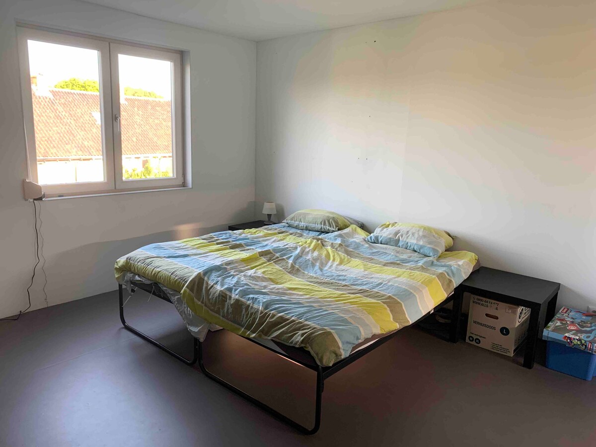 ห้องนอนเตียงเดี่ยวขนาด 90x200 2 เตียงบนชั้น 2