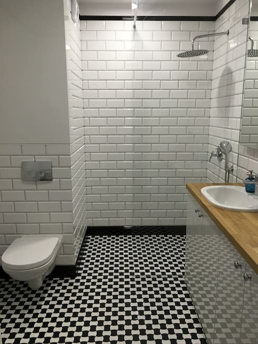 Łazienka (bathroom)