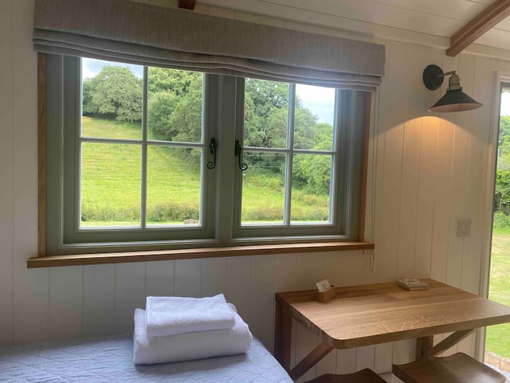 Luxury Shepherd’s Hut Near Falmouth – Lamorna - Falmouth