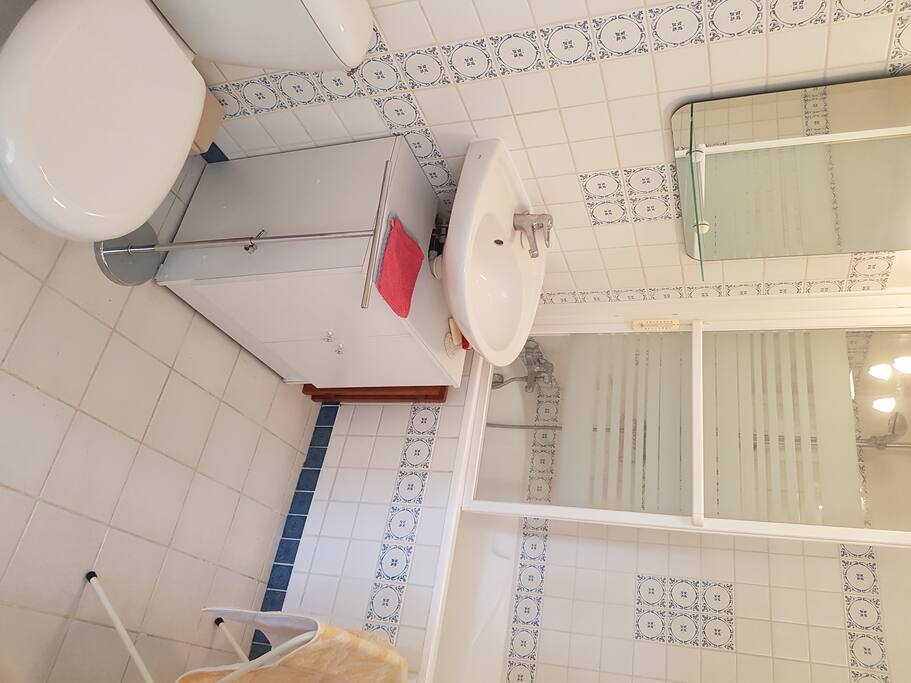 Salle de bain et toilettes