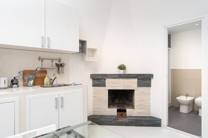 Apartment close to Colosseo gallery image 2