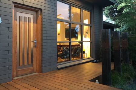 Rosebud Beachfront @ 777