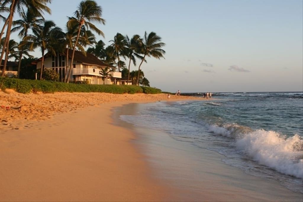 Amazing beach on the property is approximately four hundred barefoot steps away...ah sunshine and sea air!