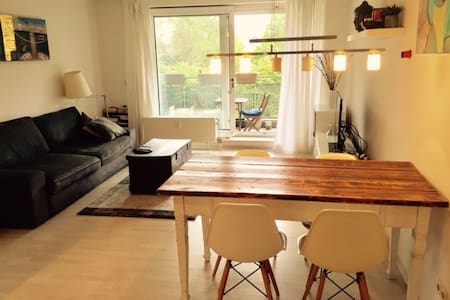 Causy room in shared Apartment near main station