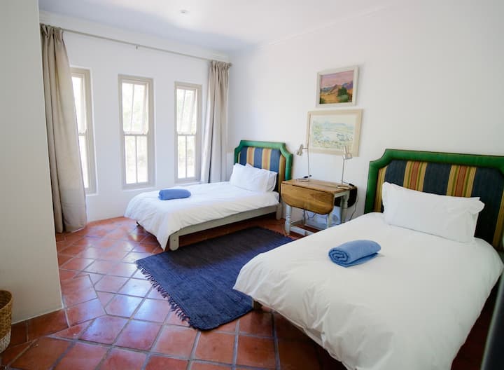 Chumba cha kulala chenye vitanda viwili