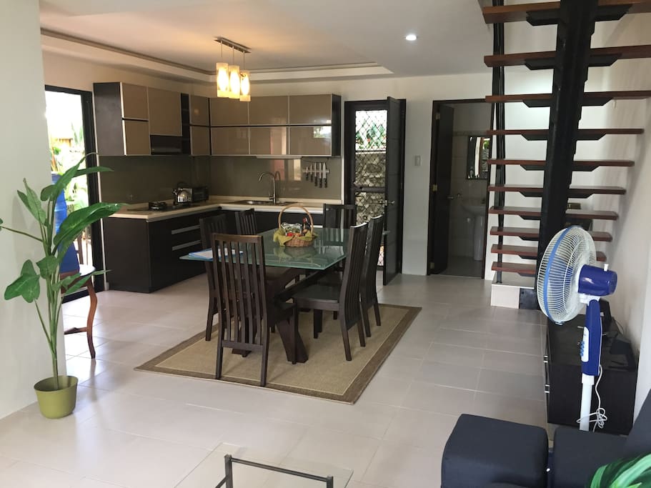 Dining/Kitchen