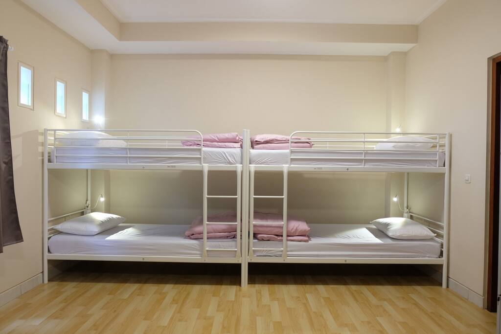 no eats and drinks inside the room