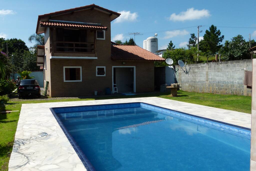 Fundo da Casa com Piscina 8X4 - 1,40 e com prainha para a criançada.