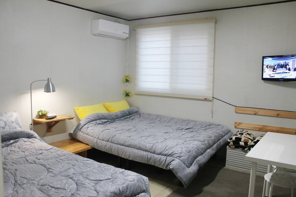 Master Bed Room(High Quality 2 Double Mattress,TV,
Airconditioner)=winter season