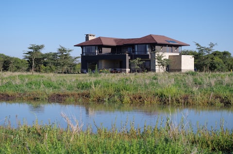 LUXURY HOME ON WILDLIFE CONSERVANCY