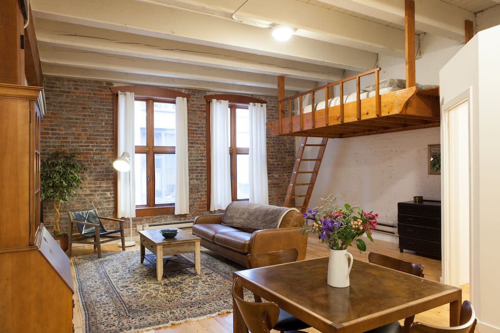 Stunning Urban Loft in Historic Downtown Seattle Lofts for Rent in