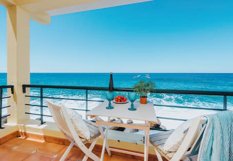 Successful Airbnb property: The Yellow House with a View in Paul Do Mar