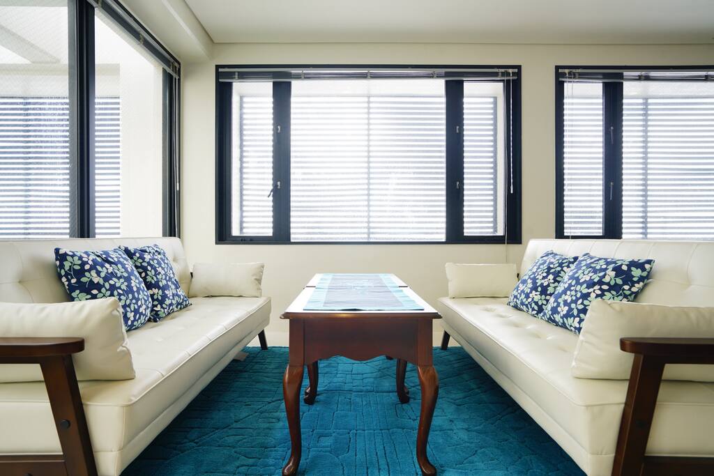 Living Room
リビングルーム