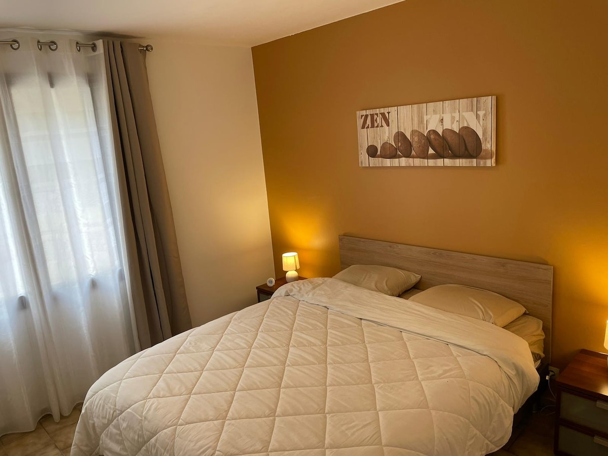 ห้องนอนสีเหลือง 160