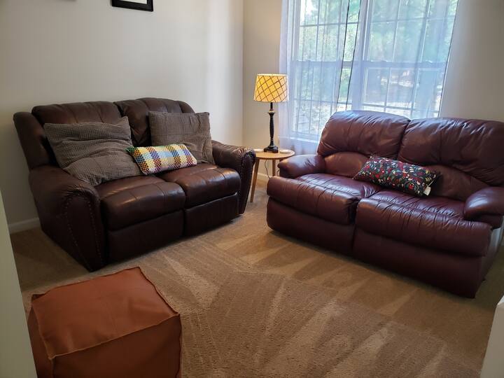 Cove Room /POOL/UNCC 1 mile Houses for Rent in Charlotte, North