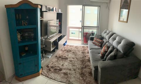 Quarto privativo / 200 metros da Praia.