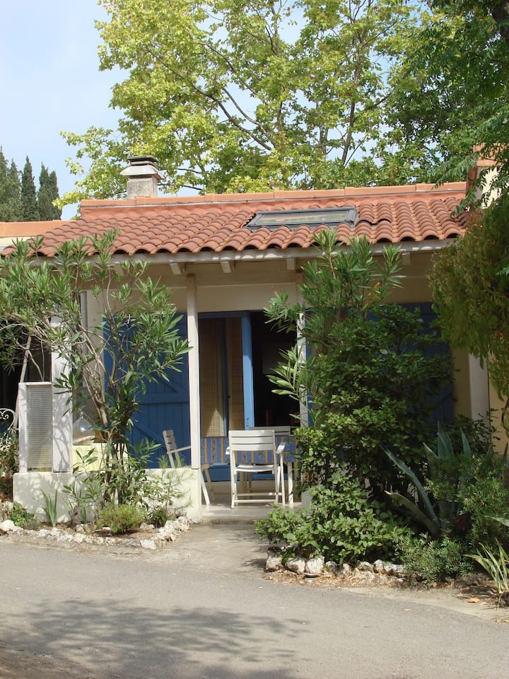 Appartement T2  Dans Pinède Au Brusc - Six-Fours-les-Plages