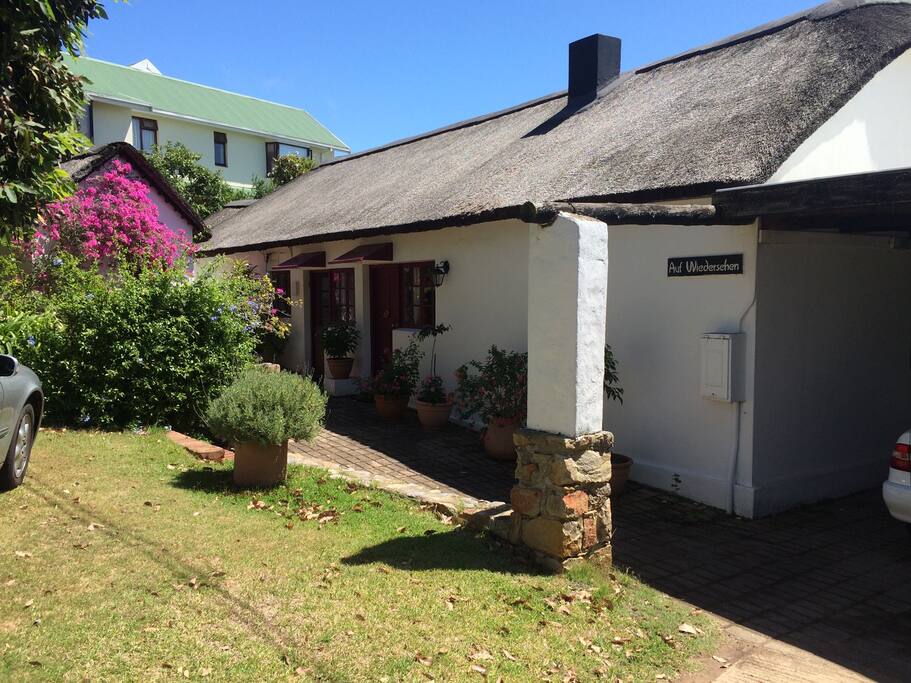 Auf Wiedersehn is a charming thatched cottage with undercover parking for two cars