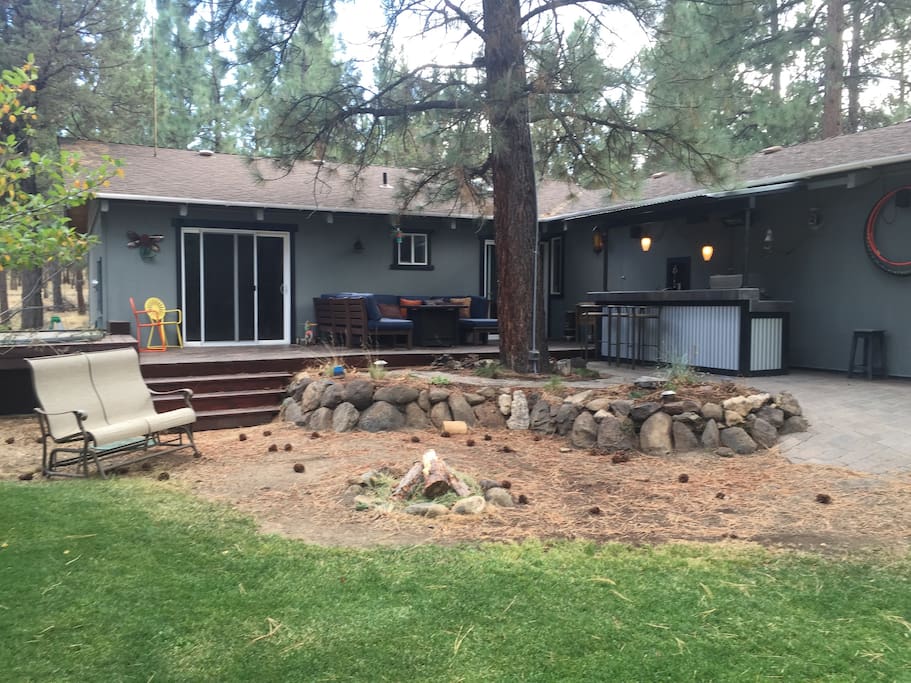 Back yard/outdoor kitchen/firpit