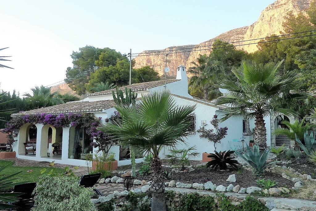 Frontside of the villa