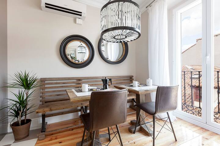 Bright apartment with 2 bdrms in city center. 3A. gallery image 5