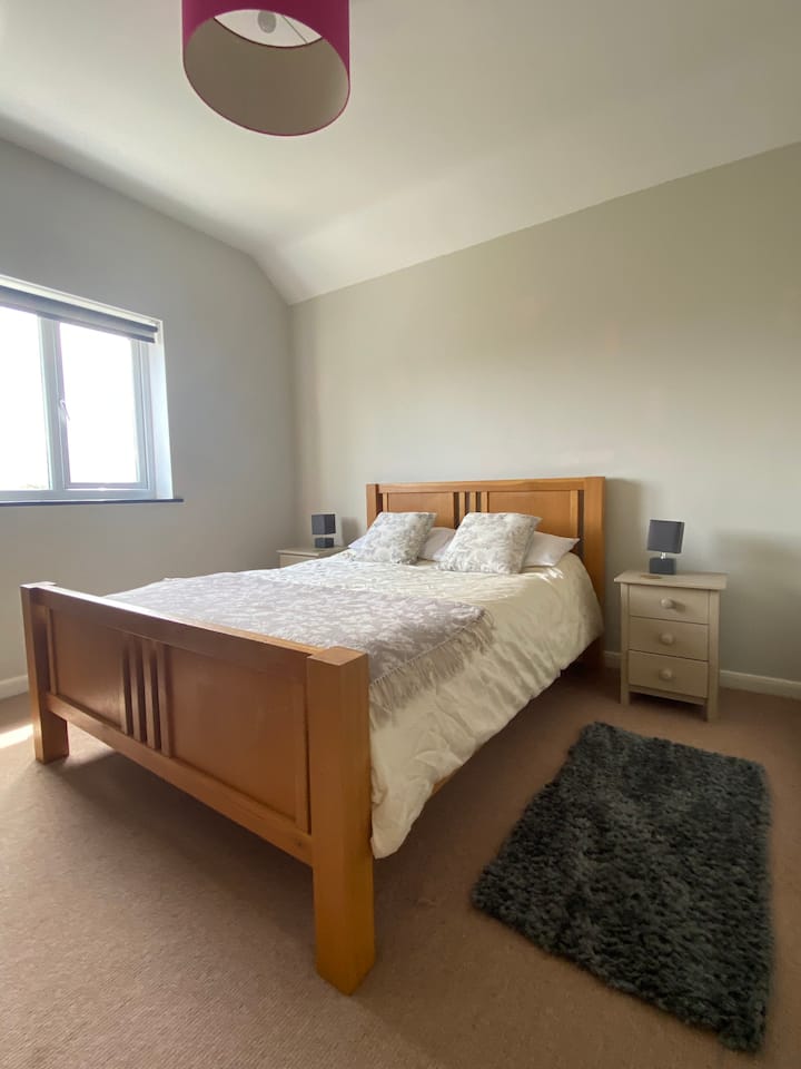 Спална соба 1 со приватна бања