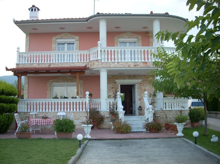 Villa Andromahi