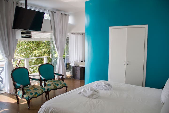 Suíte 7 : Suíte Tribord