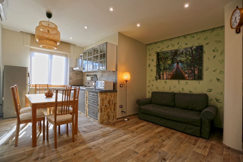 Soggiorno con angolo cottura /living room with kitchenette