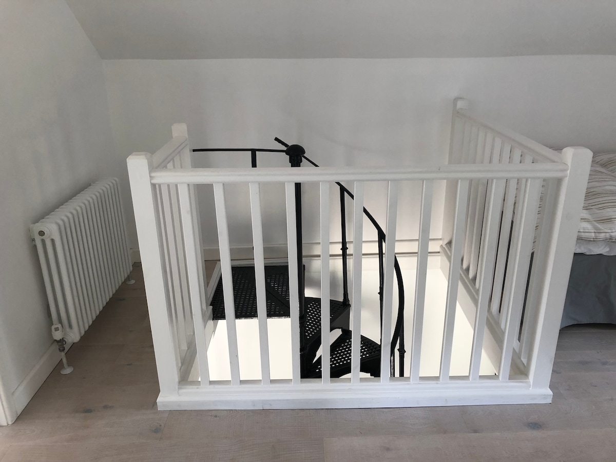 Vrh spiralnih stepenica u drugoj spavaćoj sobi