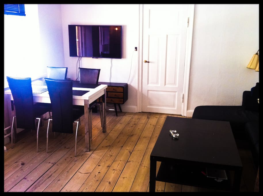 Eating area/Stue m. spiseplads