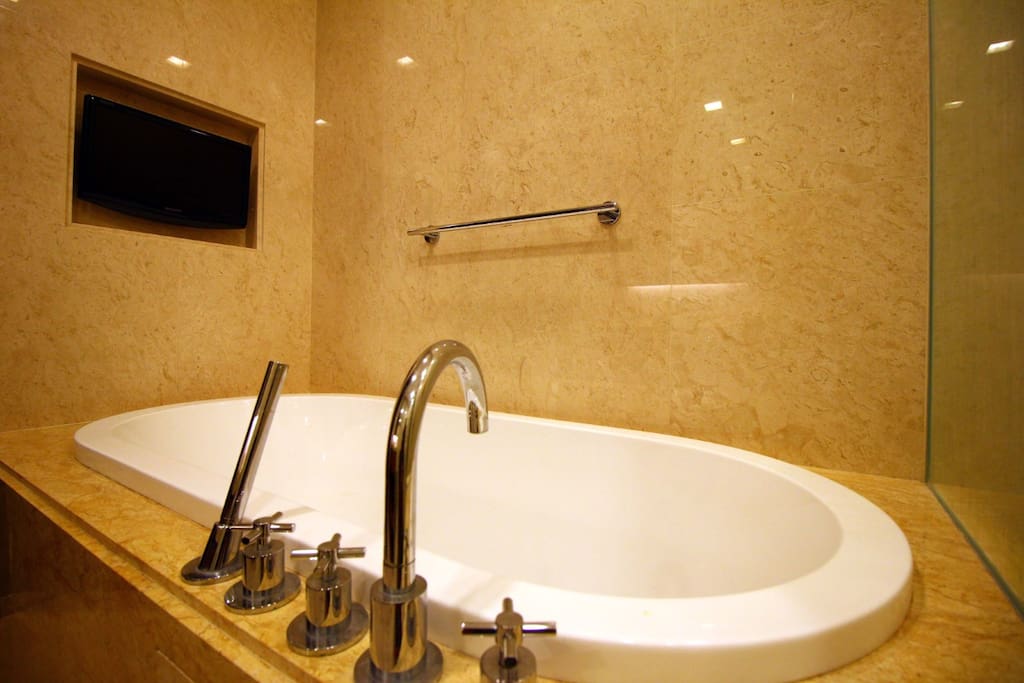 Strait Quay Luxury Suite