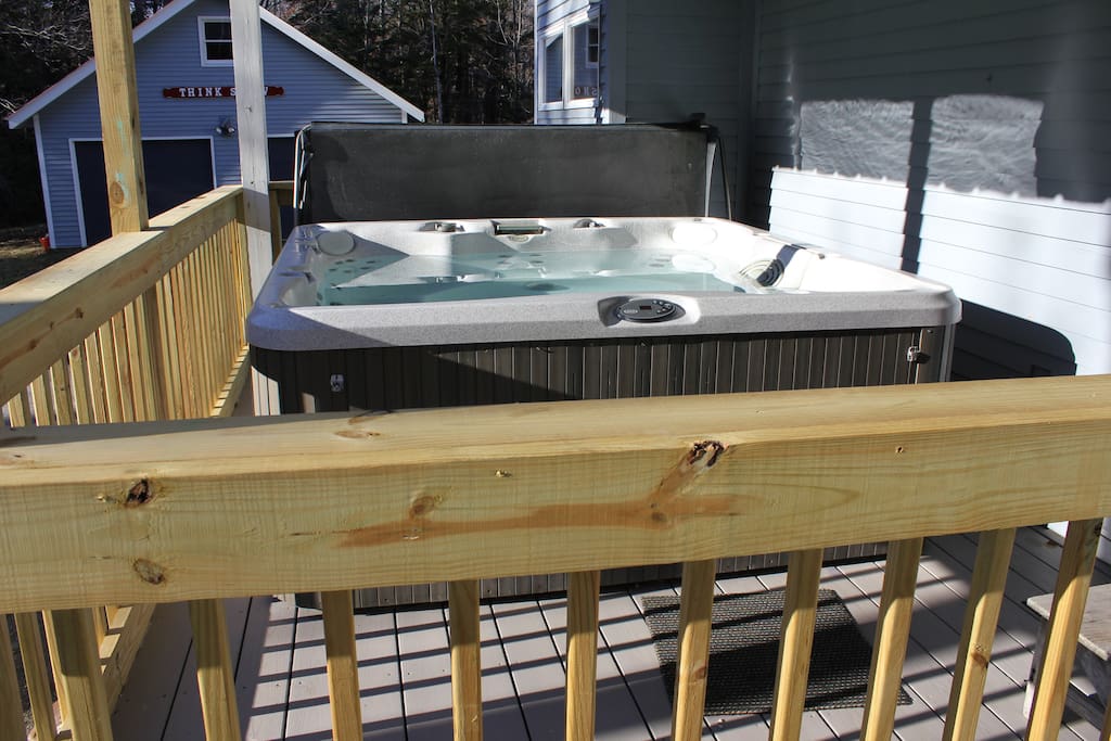 8--Man Hot Tub Light's & Air Jets
How Relaxing