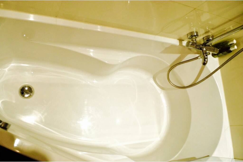 Bathtub