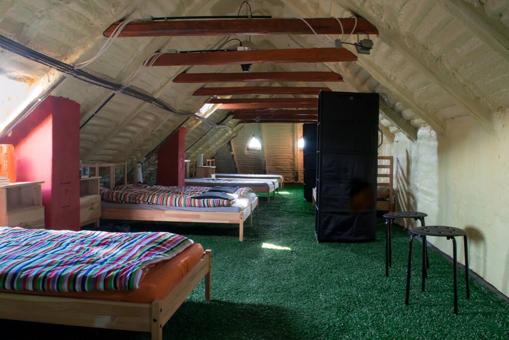 Open Plan Attic - sleeping quarters. (Ideal for kids sleep overs/larger events with our other properties.)