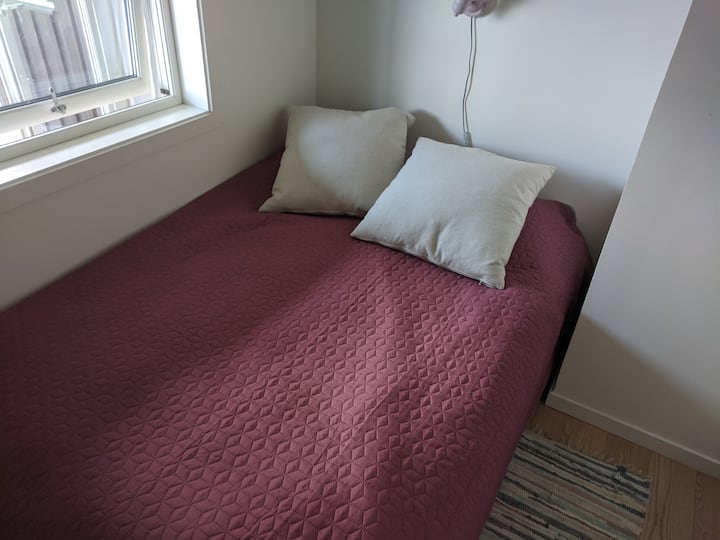Spálňa s dvojlôžkom. 140 cm.