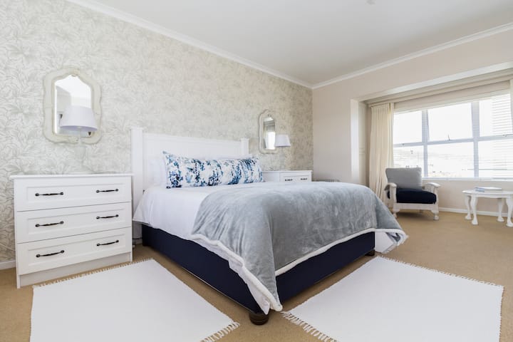 ห้องนอนใหญ่