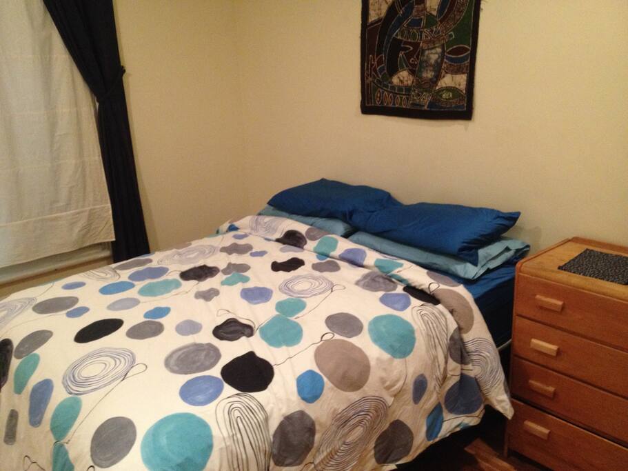 Bedroom with queen size bed