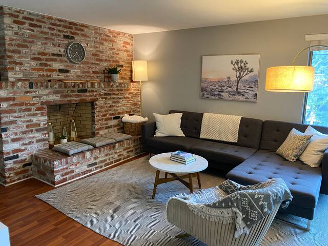 Family sized 4BR, 3 Bath. gallery image 2