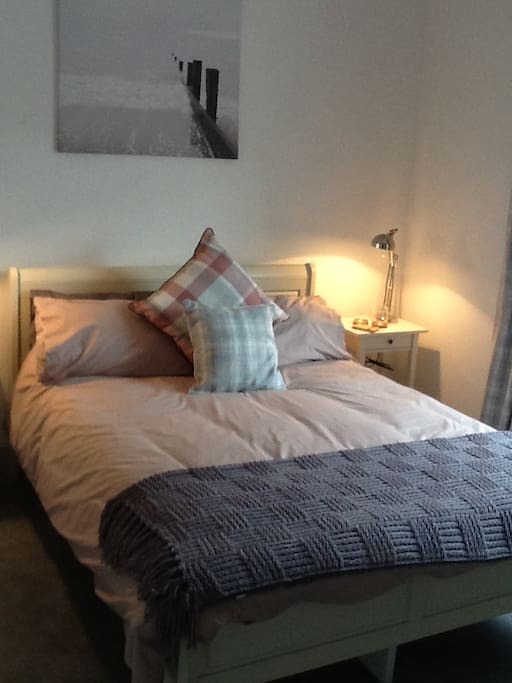 Lovely comfortable king size bed, with soft cotton bedding for the perfect nights sleep.