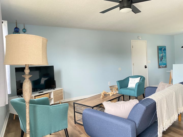 2br Beach Getaway/pickleball - Cape Canaveral, FL