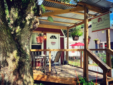 Mama Sue's Tiny Guesthouse