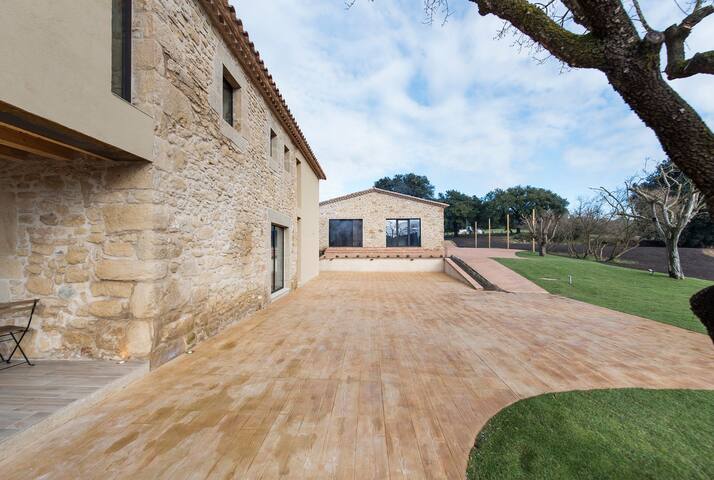 MAGNÍFICA MASIA s.XVIII EN UN ENTORN IDÍLICO gallery image 4